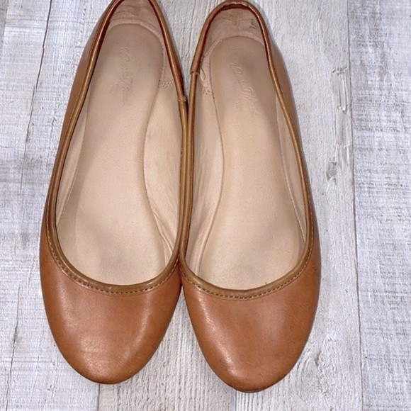Universal Thread brown ballet flats size 6 - Picture 2 of 7